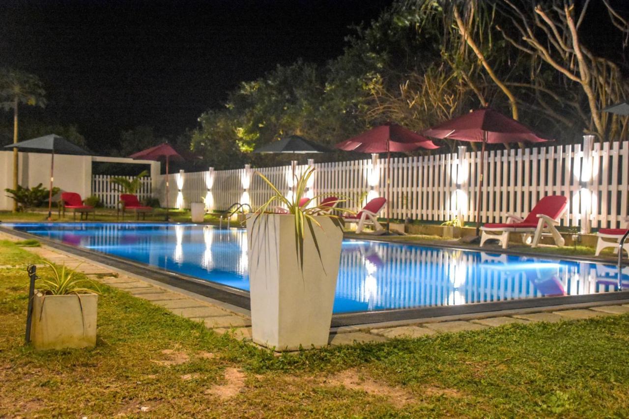 Ara Beach Resort Mirissa Dış mekan fotoğraf