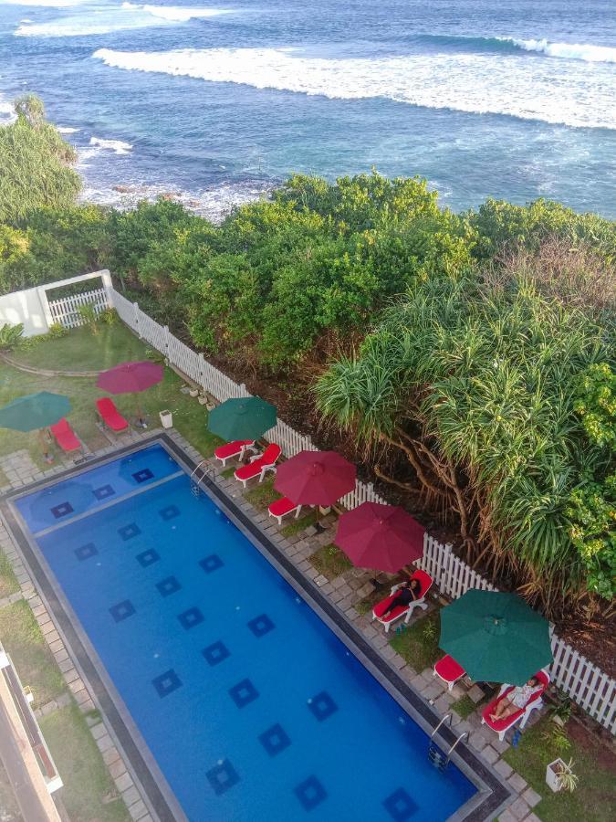 Ara Beach Resort Mirissa Dış mekan fotoğraf